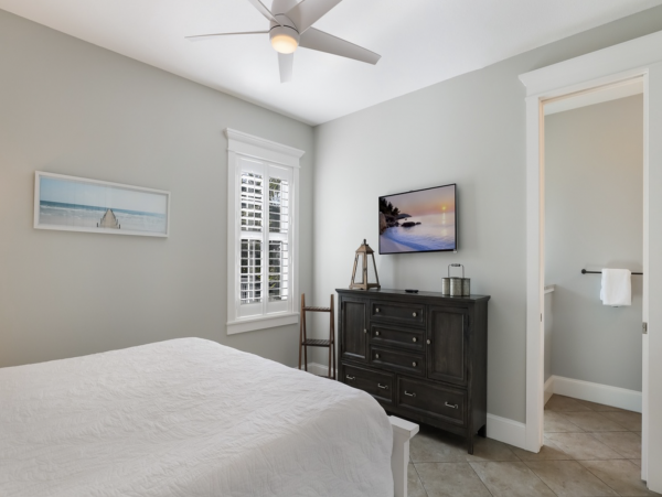 Six Bedroom Luxury Vacation Rental Anna Maria with Pool